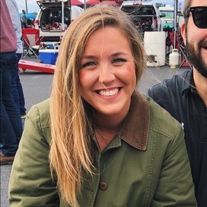 Meet your Posher, Abi